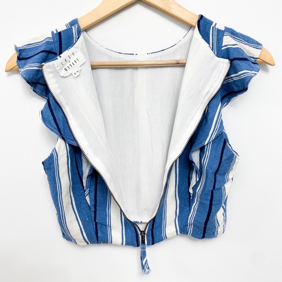 - SOLD - LOST + WANDER LINEN CROP TOP - Picture 8 of 9